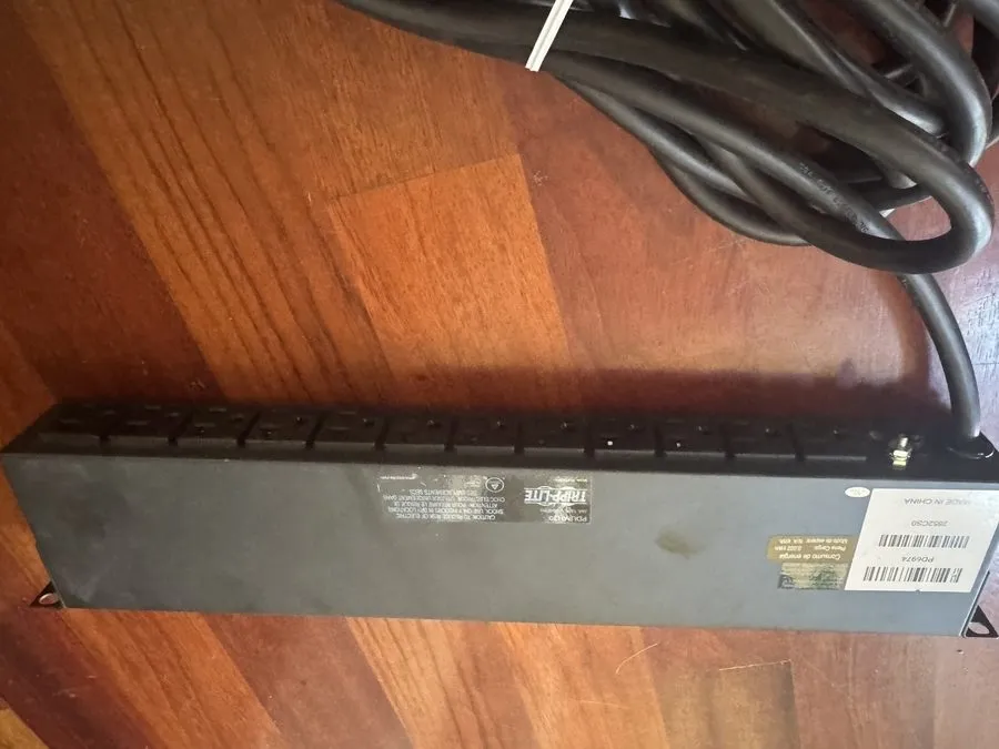Блок розеток PDU Tripp Lite PDUMH20 120V 20A 12-Outlet Single Phase Local Metere