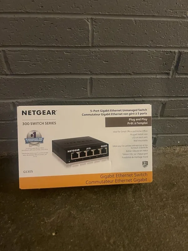 Коммутатор NETGEAR GS305v3 5 Port Gigabit Ethernet Unmanaged Switch