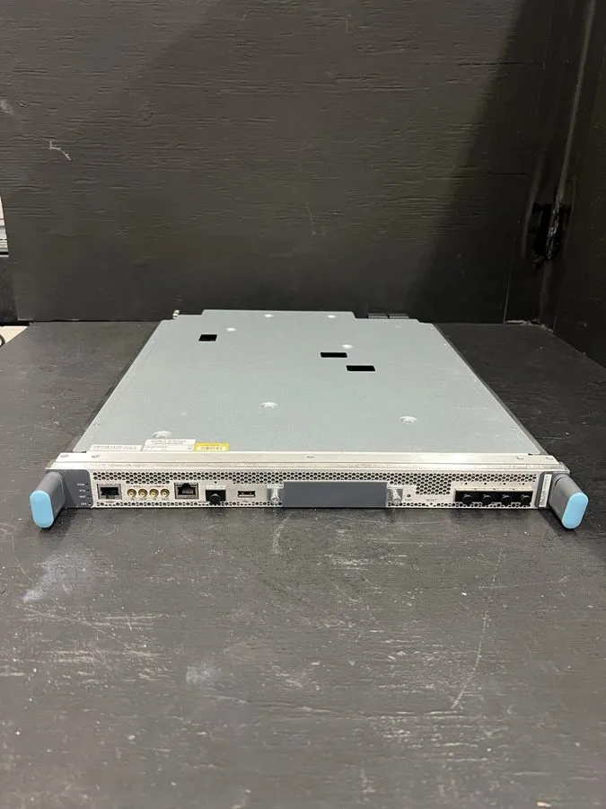 Коммутатор Juniper QFX10000-RE Routing Engine JUNOS 23.4R1.9 750-054097