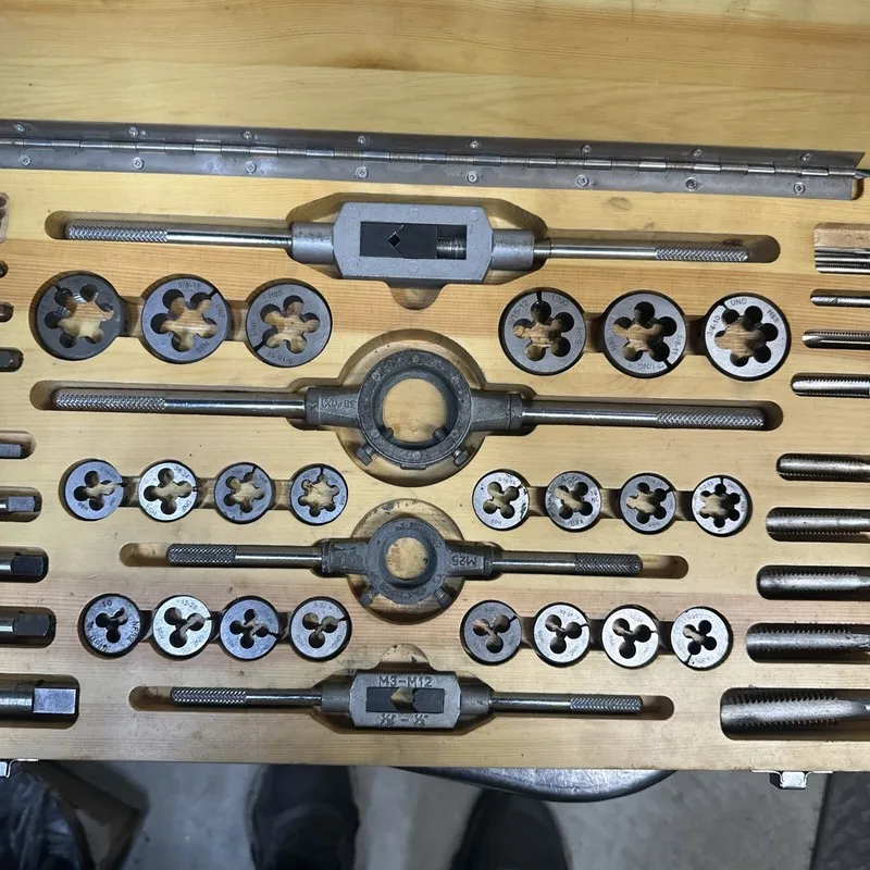 Режущий инструмент SAE UNC & UNF Tap & Die Set Travers Tool TTC QRX-49RH — фото лота 2