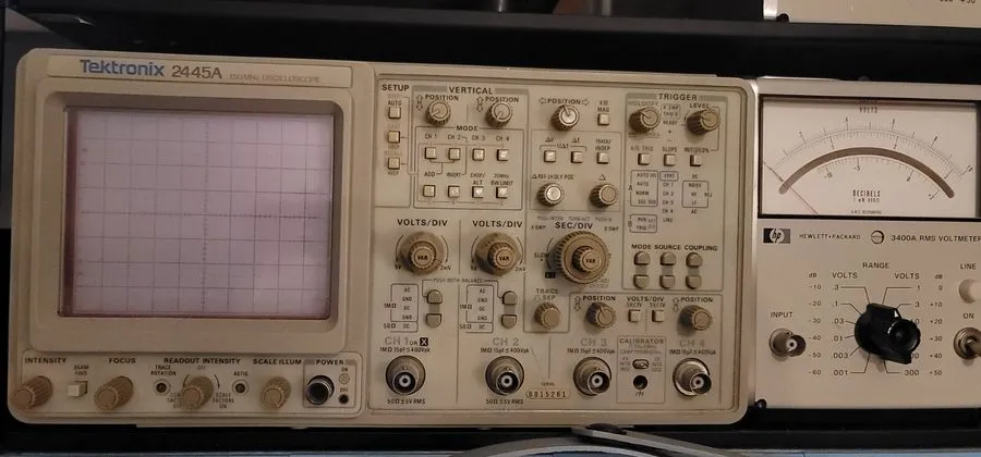 Осциллограф Tektronix 2445A 150 MHz 4 Channel Oscilloscope