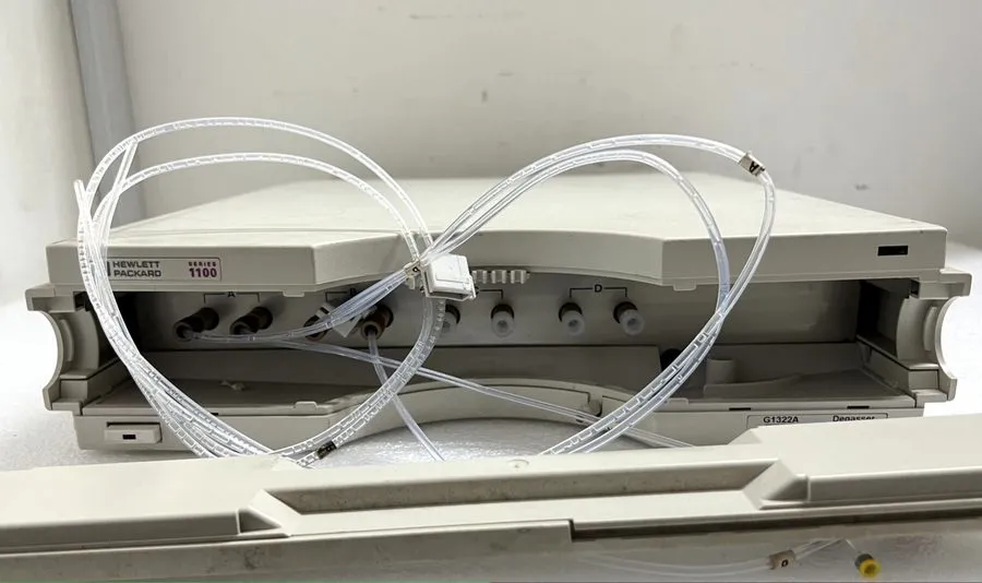 Хроматограф Agilent G1322A HPLC 4-CH Vacuum Degasser