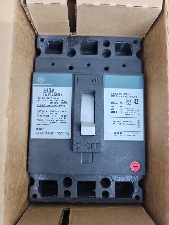 Автоматический выключатель General Electric THED124030 30 Amp 2 Pole 480V Circui