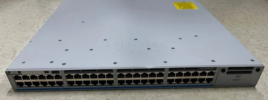 Коммутатор Cisco C9300-48UN-E 48-Port UPOE 5Gbps Catalyst 9300 Switch