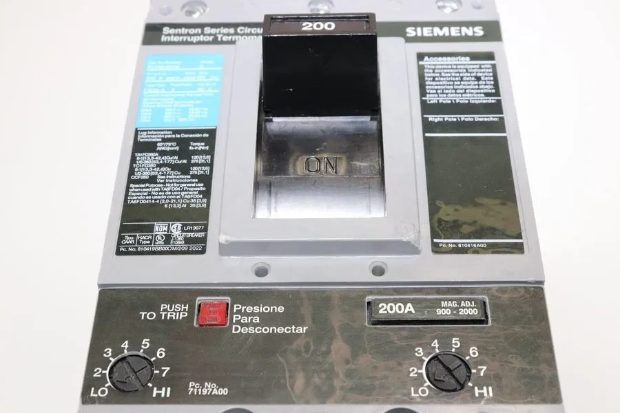 Автоматический выключатель Siemens Sentron Circuit Breaker FXD62B200 200 Amp 600