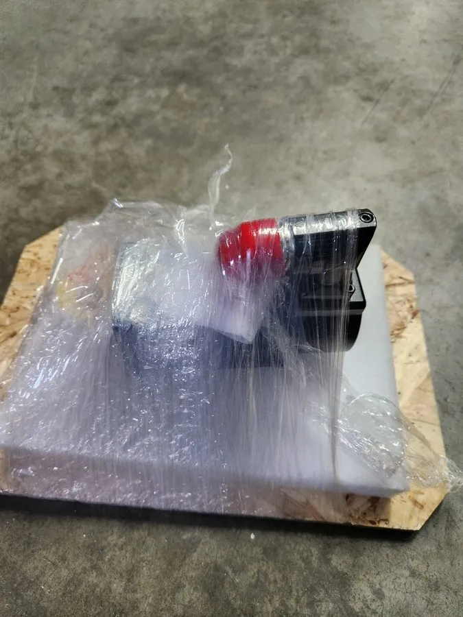 Серводвигатель Allen Bradley VPL-B0631T-PK12AA Servo Motor — фото лота 2