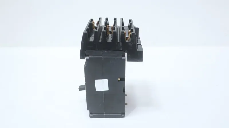 Автоматический выключатель Square D FC34030 30A 480V AC 3-Pole Circuit Breaker