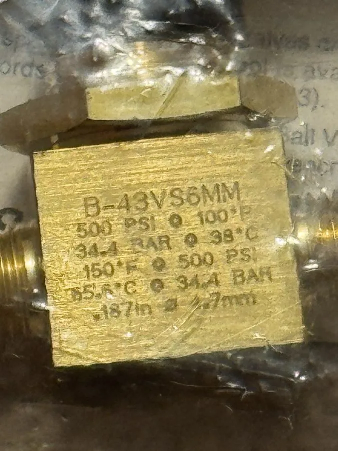 Клапан Swagelok B-43VS6MM Valve — фото лота 1