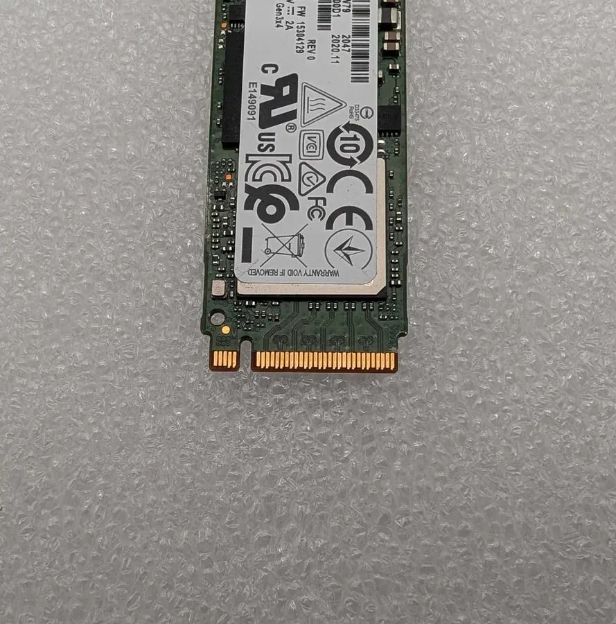 SSD-накопитель Samsung PM981a 512GB M.2 NVMe PCIe 3.0 Internal SSD / MZ-VLB512C