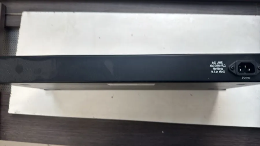 Коммутатор D-Link DGS-1210-28 28-Port PoE Gigabit Web Smart Switch — фото лота 3