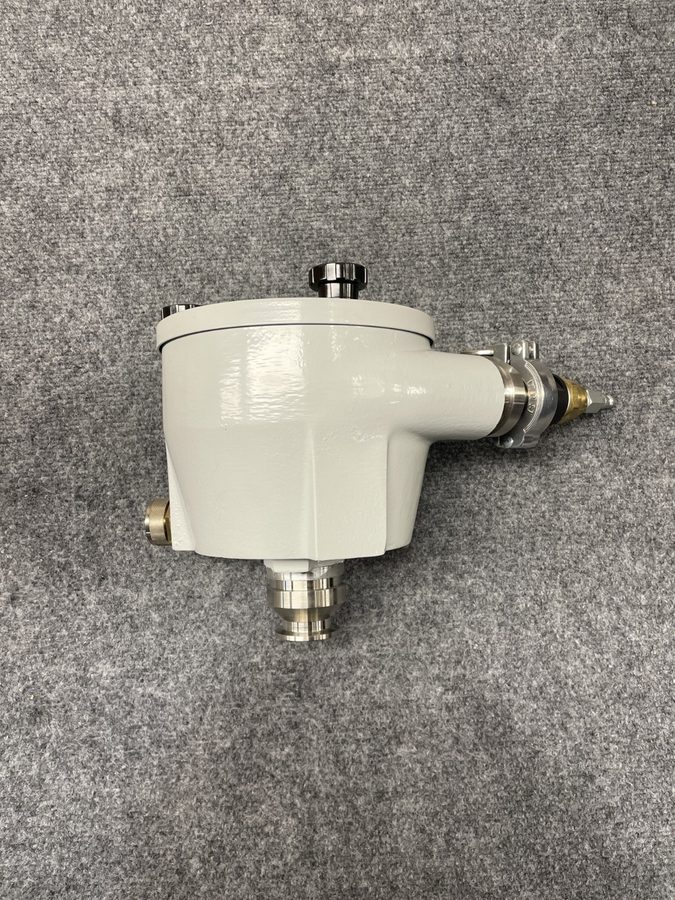 Насос Edwards Vacuum Pump Inlet Chemical Filter P/N A444-10-000 Model ITC20 — фото лота 1