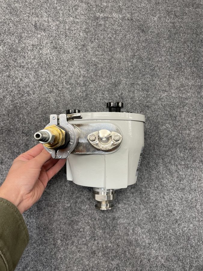 Насос Edwards Vacuum Pump Inlet Chemical Filter P/N A444-10-000 Model ITC20 — фото лота 2