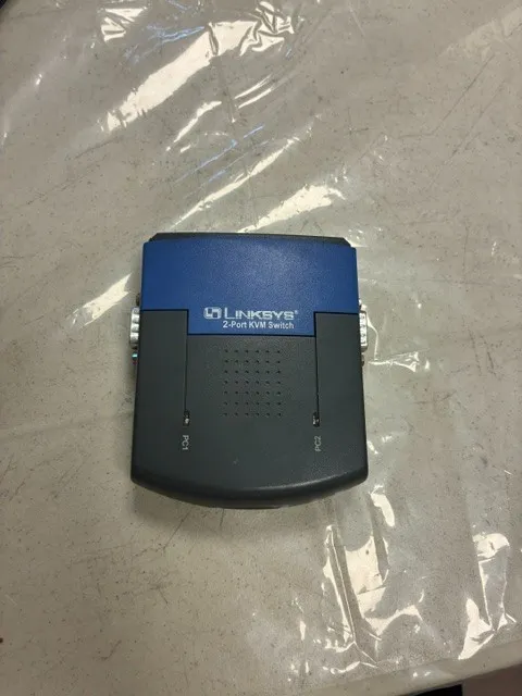 KVM-переключатель Linksys ProConnect (PS2KVM2) 2-Ports External KVM switch PS/2