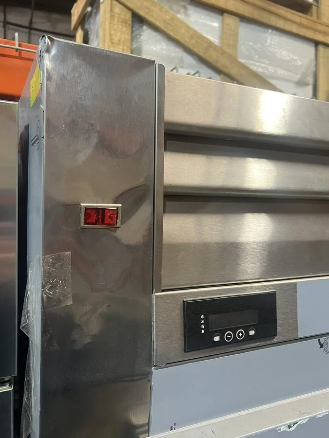 Холодильный шкаф Traulsen AHT232WUT-FHG 2 Door Glass Reach-In Refrigerator Coole — фото лота 2