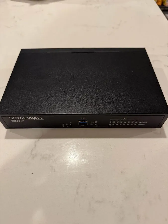 Межсетевой экран SonicWall TZ500 APL29-0B6 6x 1GbE UTM Firewall VPN