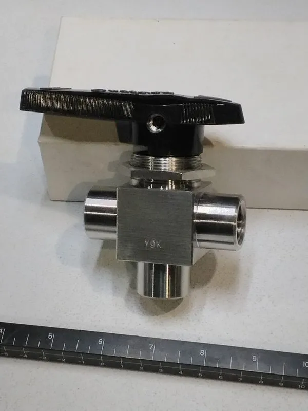 Клапан Whitey Swagelok SS-45XF8 Ball Valve W/Quick Disconnect — фото лота 2