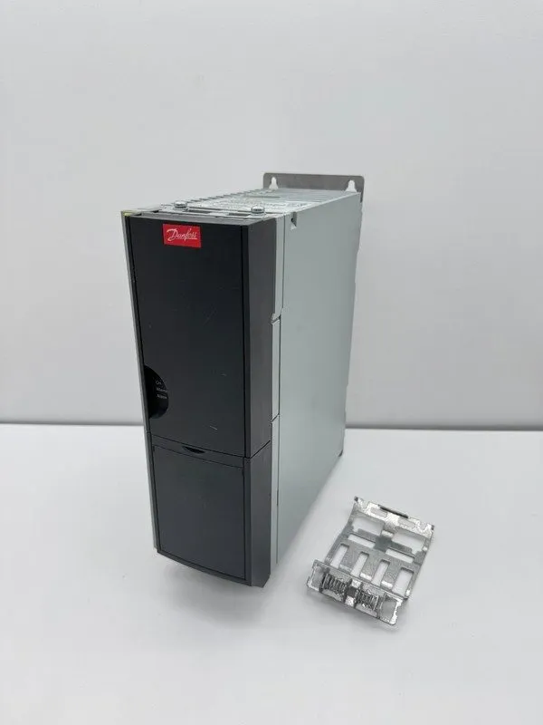 Частотный преобразователь DANFOSS 131H3493 VLT AUTOMATION DRIVE FC-302 FREQUENCY