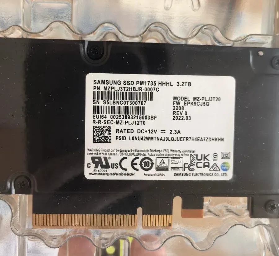 SSD-накопитель Samsung PM1735 3.2TB SSD DELL HHHL PCIE 4.0 NVME MZ-PLJ3T20 MZPLJ