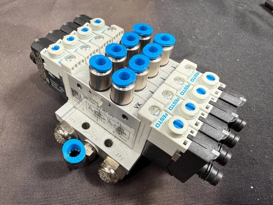 Электромагнитный клапан Festo VUVG-L10-T32C-MT-M7-1P3 Solenoid Valve