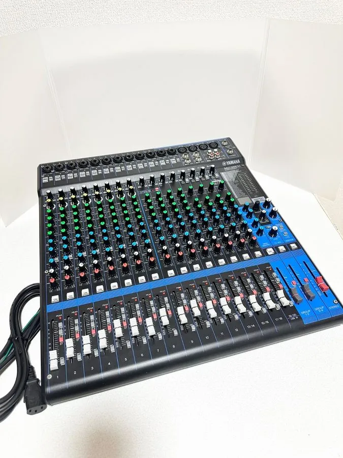 Микшерный пульт YAMAHA MG20XU 20 channel mixing console from japan