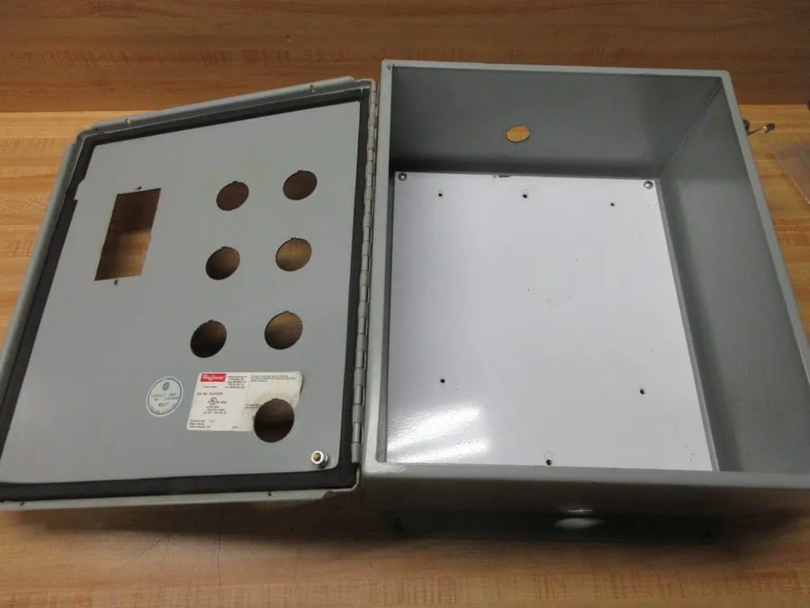 Монтажный шкаф HOFFMAN 14 X 12 X 6 JIC BOX ENCLOSURE TYPE 12,13 A1412CH