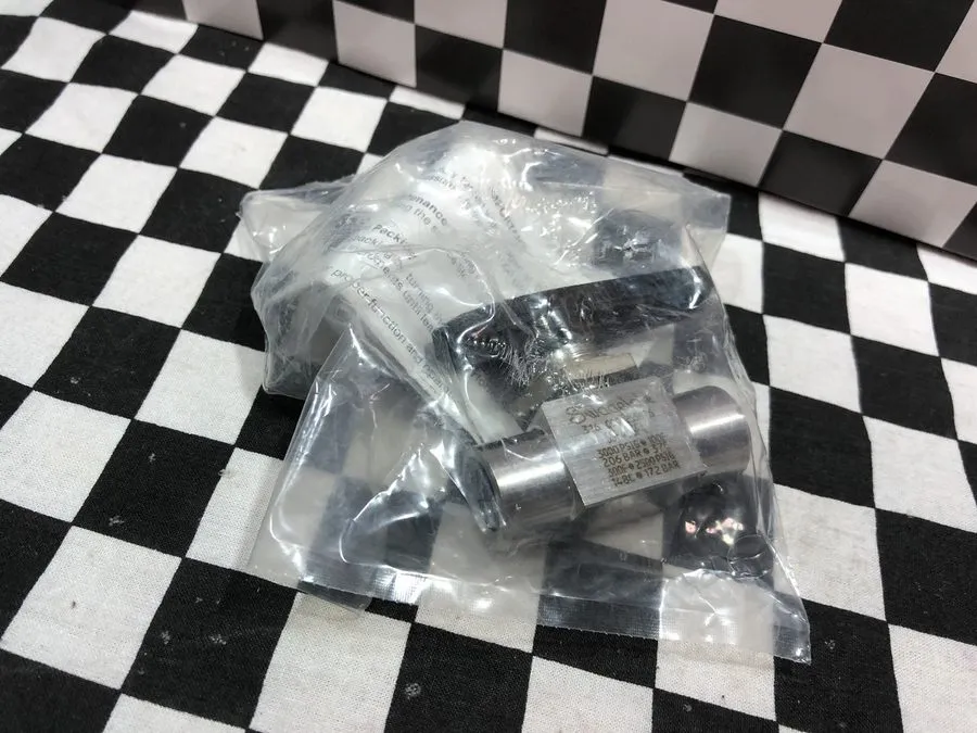 Клапан Swagelok SS-43GF4 Ball Valve 1/4"