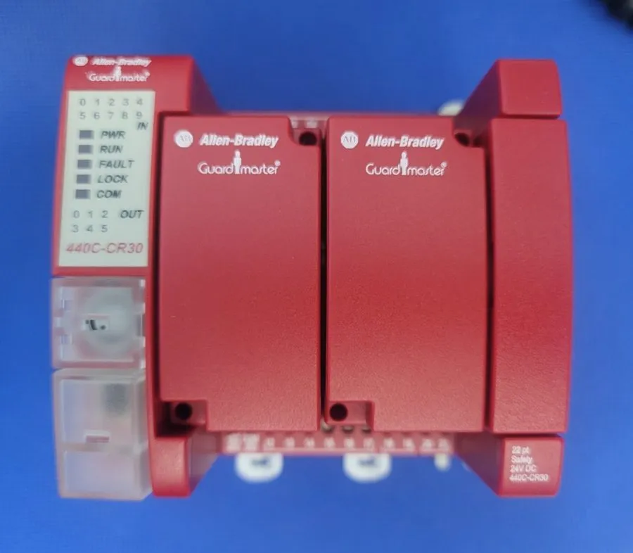 Реле безопасности Allen-Bradley Guardmaster CR30 Safety Relay 440C-CR30-22BBB 24
