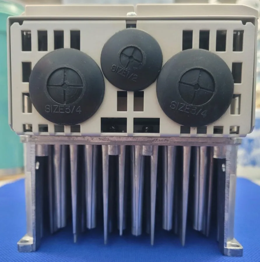 Частотный преобразователь Yaskawa CIMR-VU2A0020FAA V1000 240V 3.7 kW 5HP Variabl