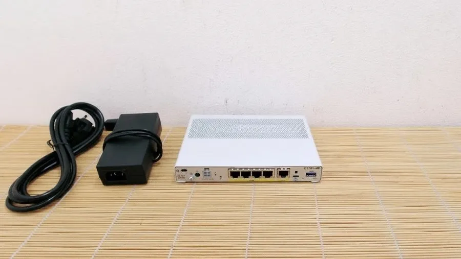 Маршрутизатор CISCO C1101-4P ISR 1101 4-Port GE Ethernet WAN Router