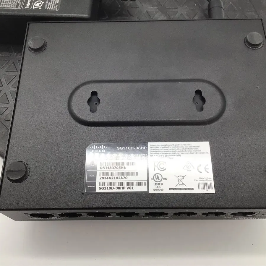 Коммутатор Cisco SG110D-08HP 8 Port Gigabit PoE Desktop Switch — фото лота 1