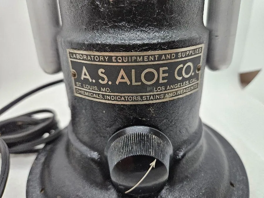 Центрифуга Vintage Uncommon A.S. Aloe Co.Laboratory Centrifuge Cast Iron 2-Place — фото лота 1
