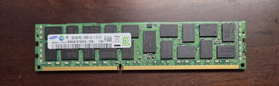 Модуль памяти Set 4 SAMSUNG M393B1K70DH0-YH9 8GB 2RX4 PC3L-10600R DDR3 SERVER RA