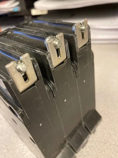 Автоматический выключатель Square D EDB34030 Circuit Breaker 30A 3-Pole 480V AC 