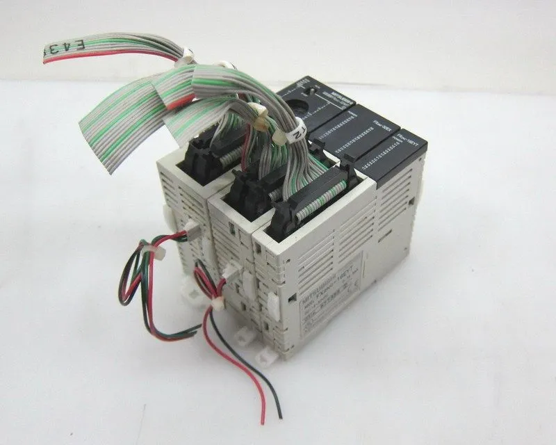 ПЛК Mitsubishi FX3UC-32MT-LT FX2NC-32EX FX3NC-32EYT PLC