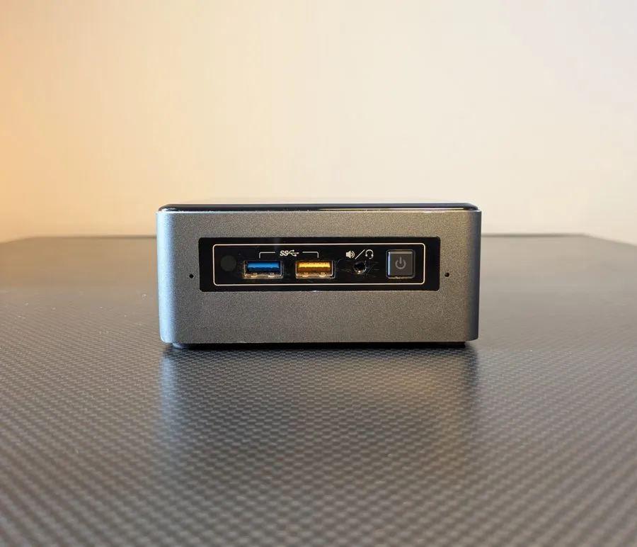 SSD-накопитель Intel NUC7i5BNHXF, Core i5-7260U, 4GB Ram, 128GB M.2 Sata SSD, Wi