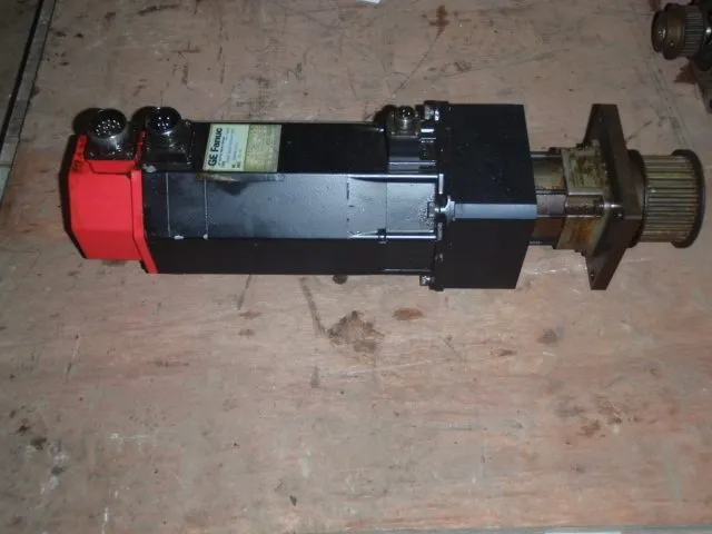 Серводвигатель Fanuc a6/3000 AC Servo Motor A06B-0128-B577#7076 1.4 kW, 114 V Mo