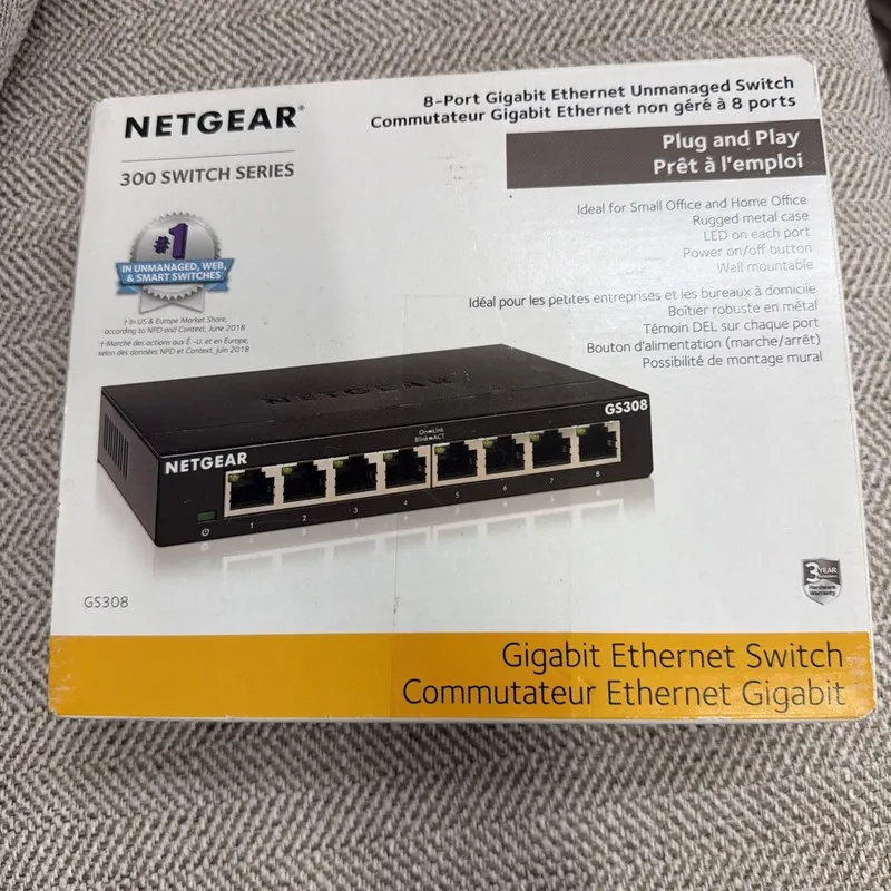 Коммутатор Netgear GS308P 8-PORT Gigabit Ethernet Switch w/ 4-PORT PoE Switch; 6