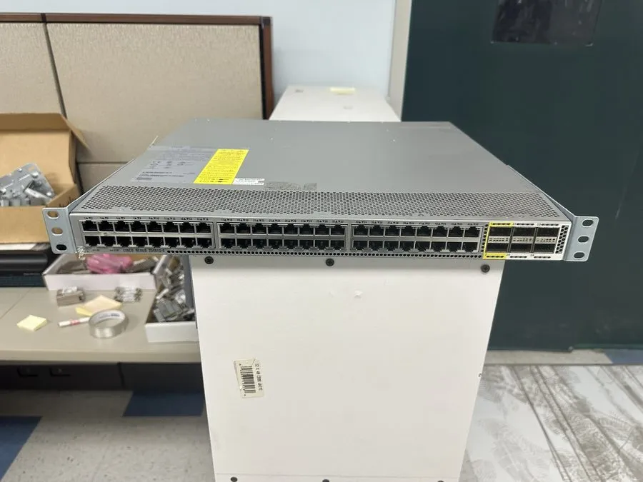 Объектив Cisco N2K-C2348TQ-10G-E CISCO NEXUS 2K 48 PORT 1/100T, 6 x QSFP