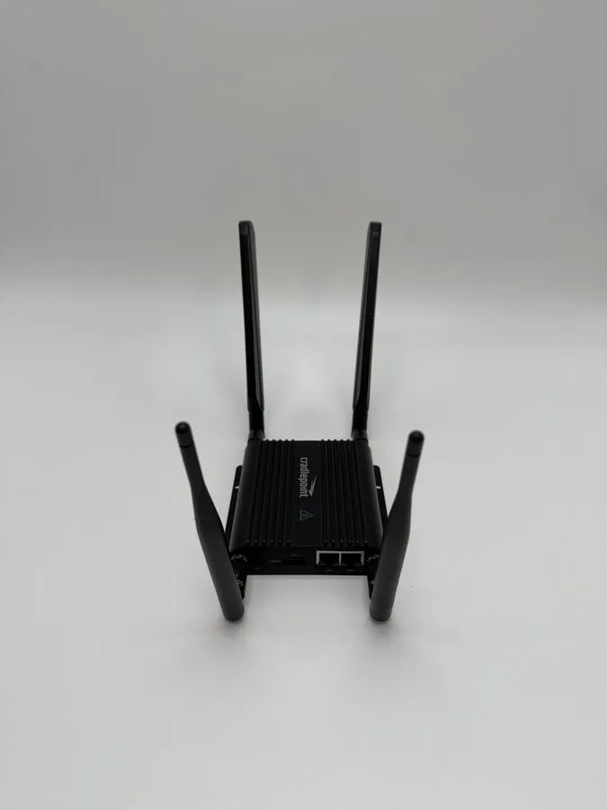Маршрутизатор Cradlepoint IBR900-600M LTE Router w/ Airgain Antenna and cables