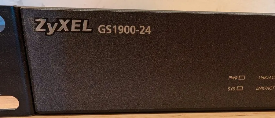 Коммутатор ZYXEL (GS1900-24) 24-PORT POE SMART MANAGED ETHERNET SWITCH — фото лота 1
