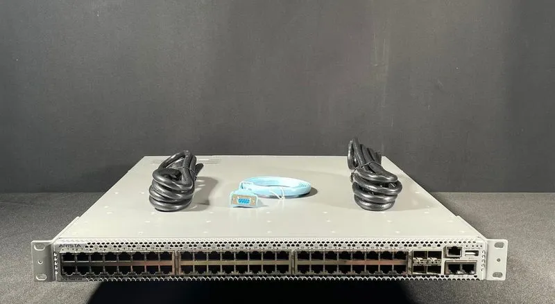 Коммутатор 1Gb RJ45 48 Ports DCS-7048T-4S-R Arista Switch Networking, 4x 10Gb SF — фото лота 1