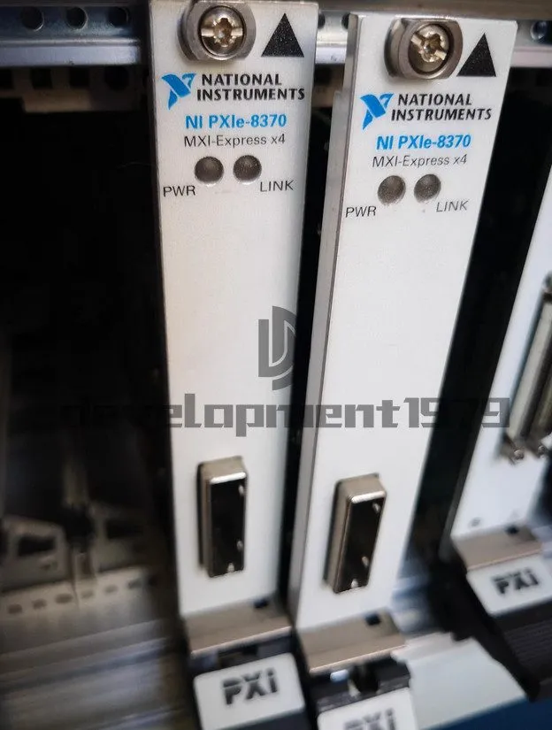Модуль National Instruments NI PXIe-8370 779720-01 Module