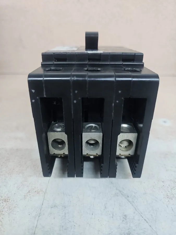 Автоматический выключатель Square D EDB34060 Circuit Breaker 60A 3-Pole 480V AC
