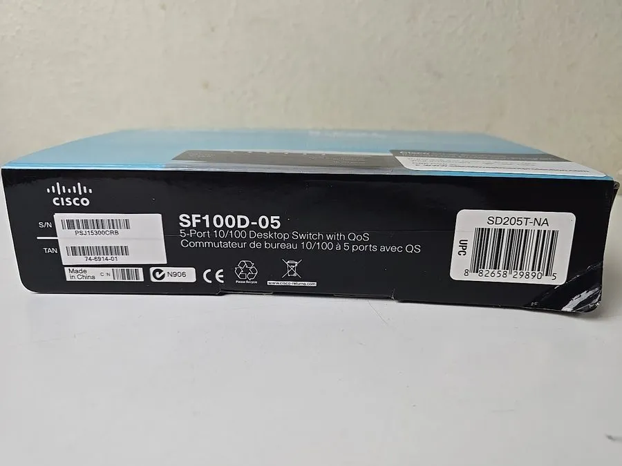 Коммутатор Cisco (SF100D-05) 5-Port 10/100 Desktop Switch with QoS — фото лота 1