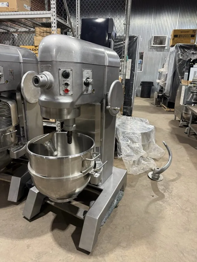Миксер Hobart H-600T 60 Qt. Commercial Mixer 440V 3PH w/ Bowl H600 Manual Lift — фото лота 1