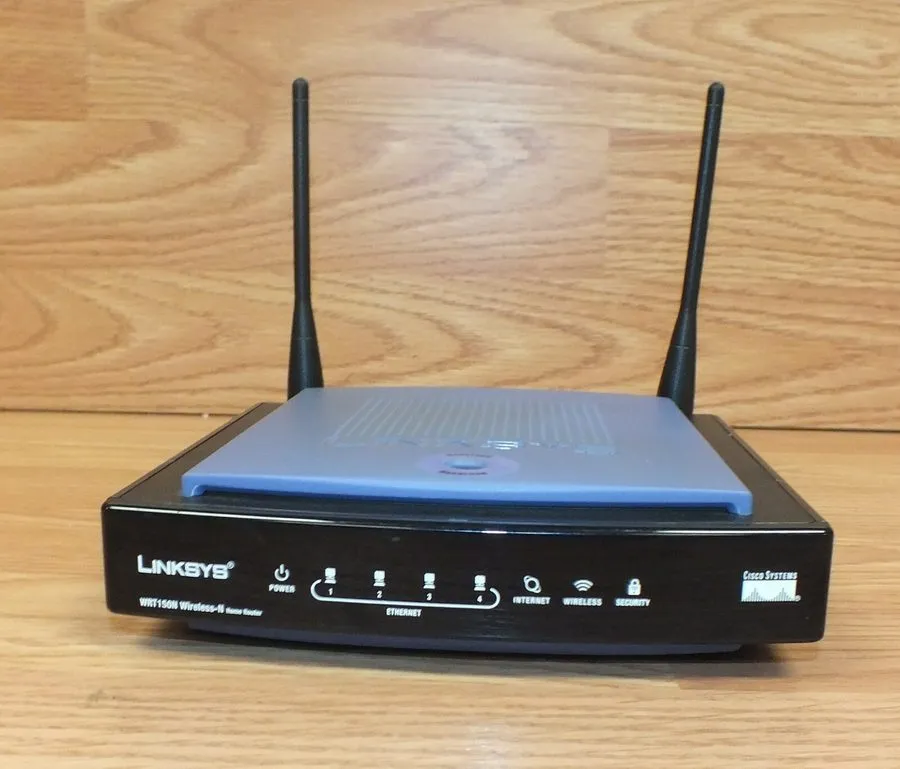 Маршрутизатор Linksys WRT150N 54 Mbps 4-Port 10/100 Wireless G Router