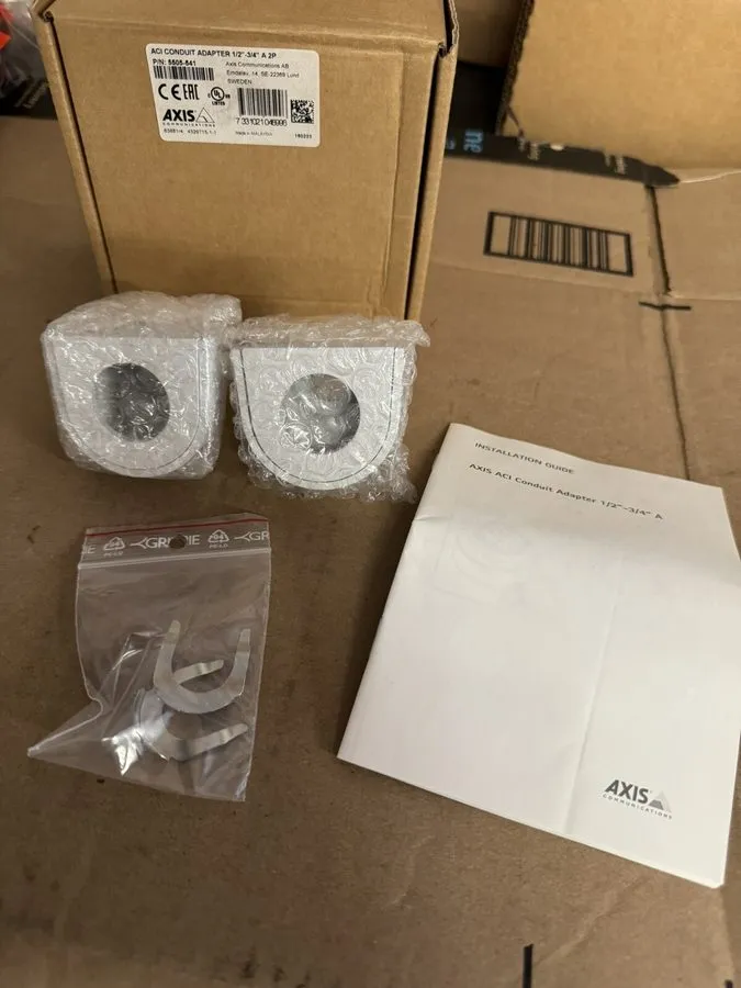 Камера Axis Communications 5505-541 Network Camera Conduit Adapter ACI