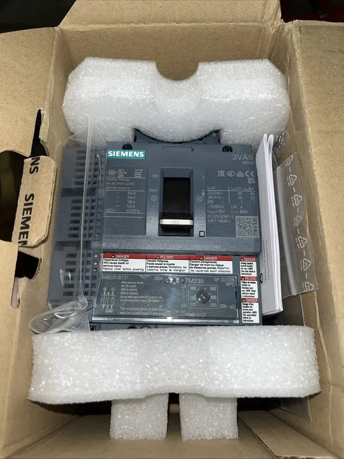 Автоматический выключатель Siemens 3VA5220-5EC31-0AA0 Circuit Breaker 200A 3-Pol — фото лота 1