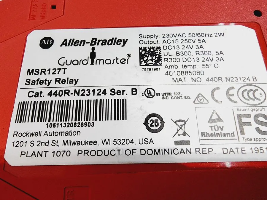Реле безопасности Allen-Bradley 440R-N23124 Guardmaster MSR127T Safety Relay