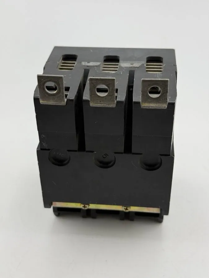 Автоматический выключатель Eaton GHB3040 40 Amp 3 Pole 277/480V GHB Bolt on Circ — фото лота 2